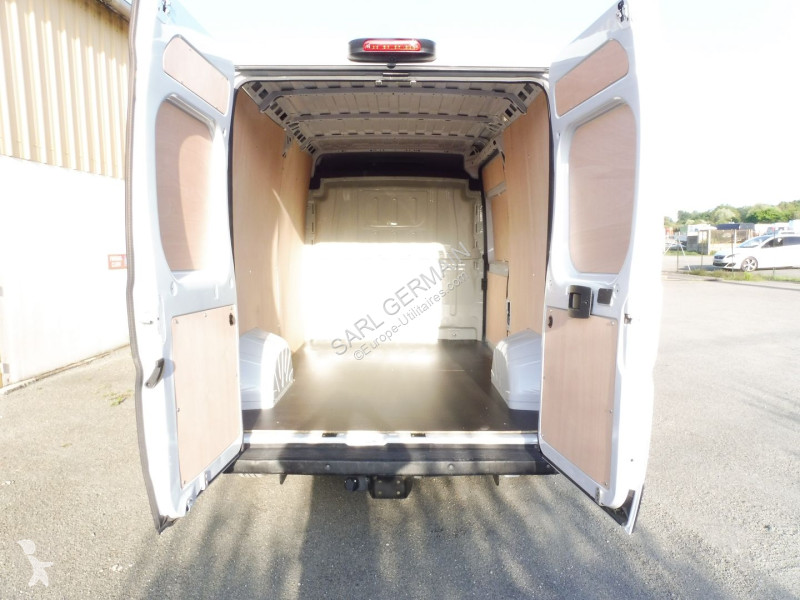 عربة نفعية Peugeot BOXER FG L2H2 3.3 140CH S&S...