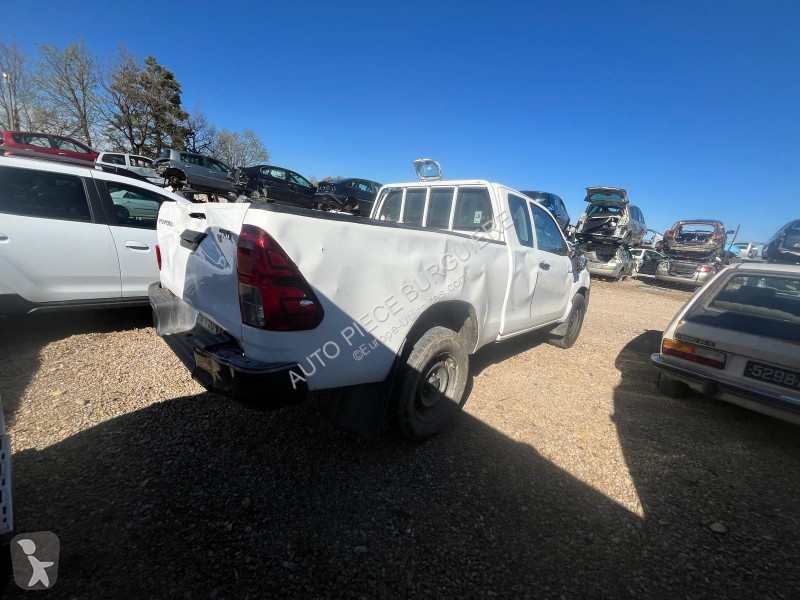 Samochód dostawczy Toyota Hilux 2.4 D-4D 150...