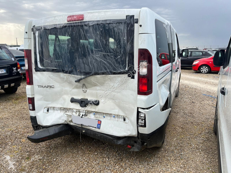 عربة نفعية Renault III 2.0 DCi 150 Intens 9...