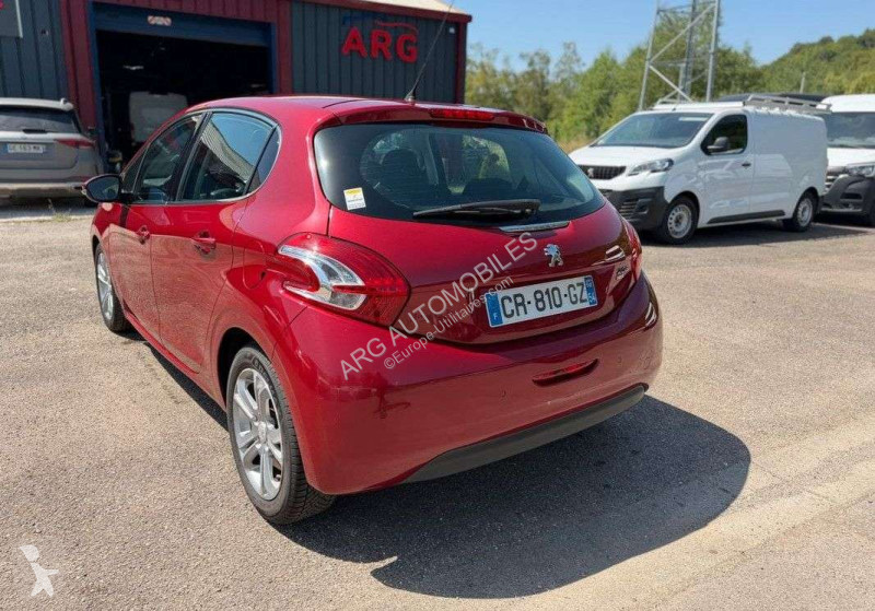 عربة نفعية Peugeot