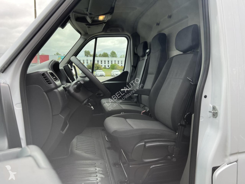 Véhicule utilitaire Renault 2.3