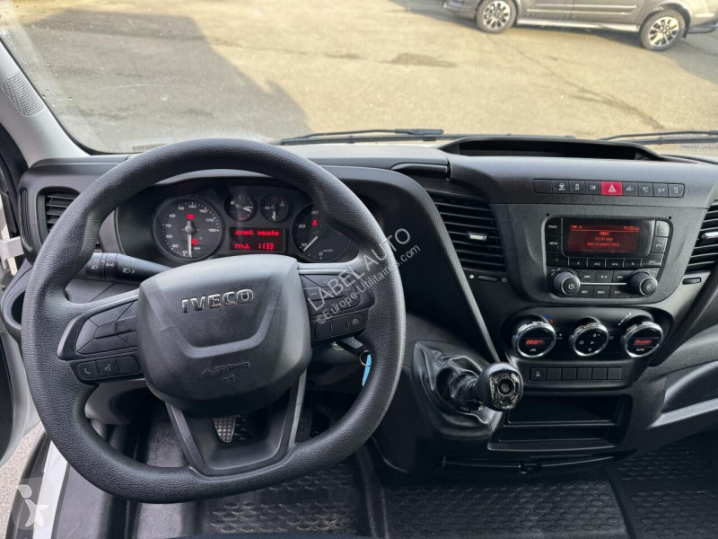 Véhicule utilitaire Iveco 35c16