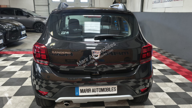 عربة نفعية Dacia SANDERO
