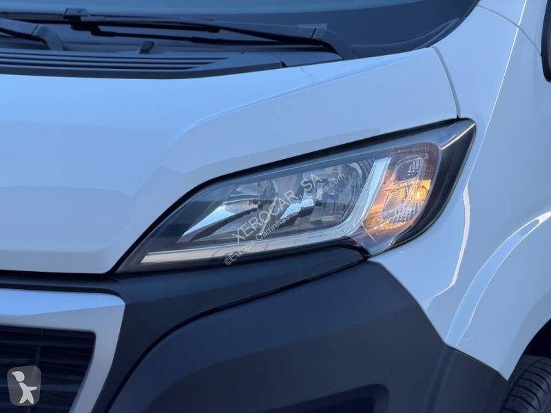 عربة نفعية Peugeot