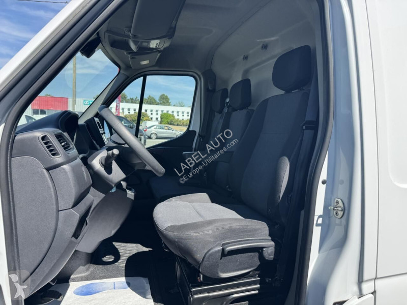 Véhicule utilitaire Renault 2.3