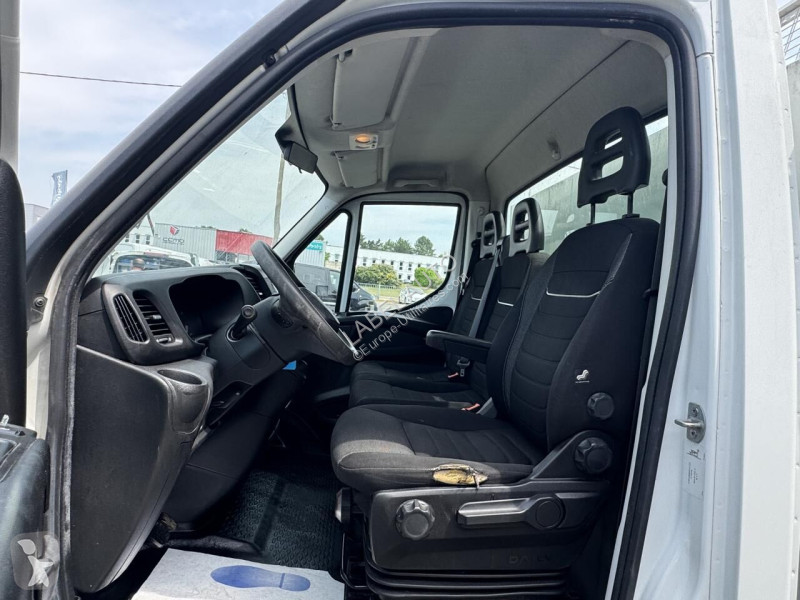 Véhicule utilitaire Iveco 35c14