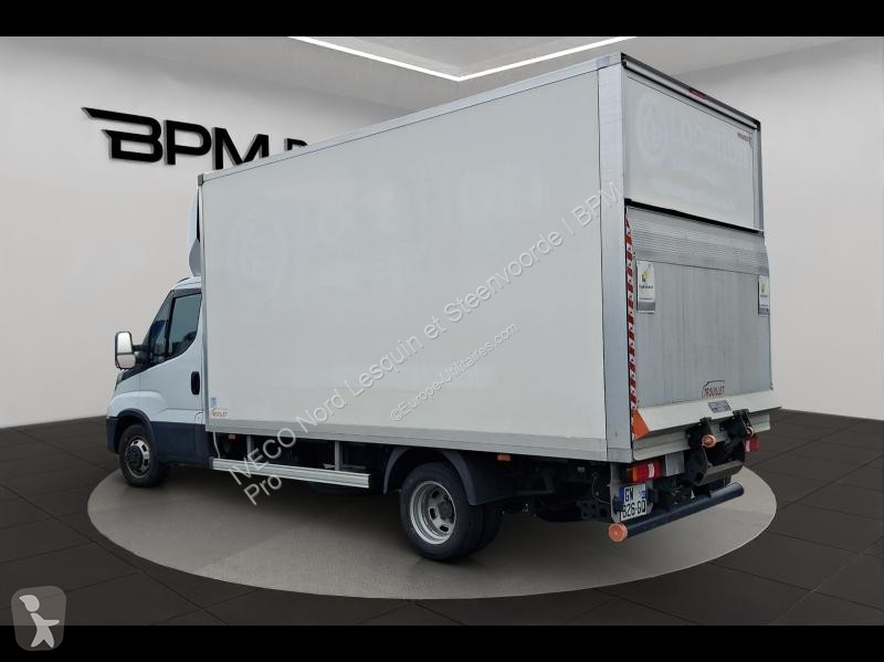 Véhicule utilitaire Iveco CCb 35C16H...
