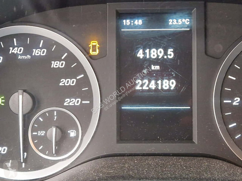 Лекотоварен автомобил Mercedes 110 CDI Lang DC...