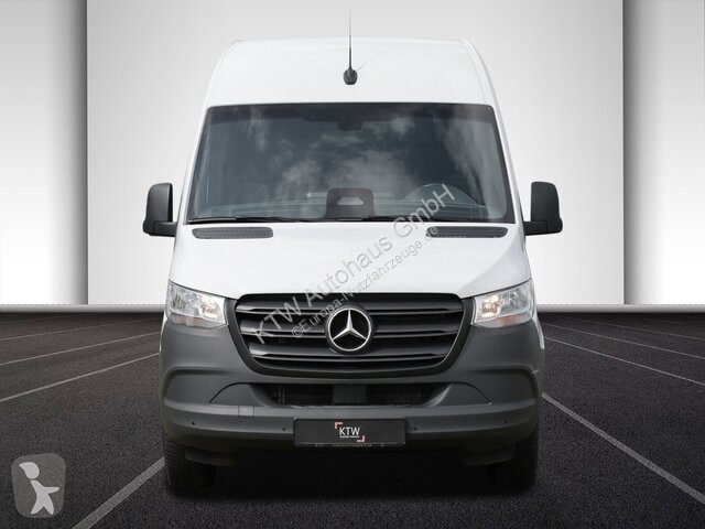 Véhicule utilitaire Mercedes Sprinter 317...