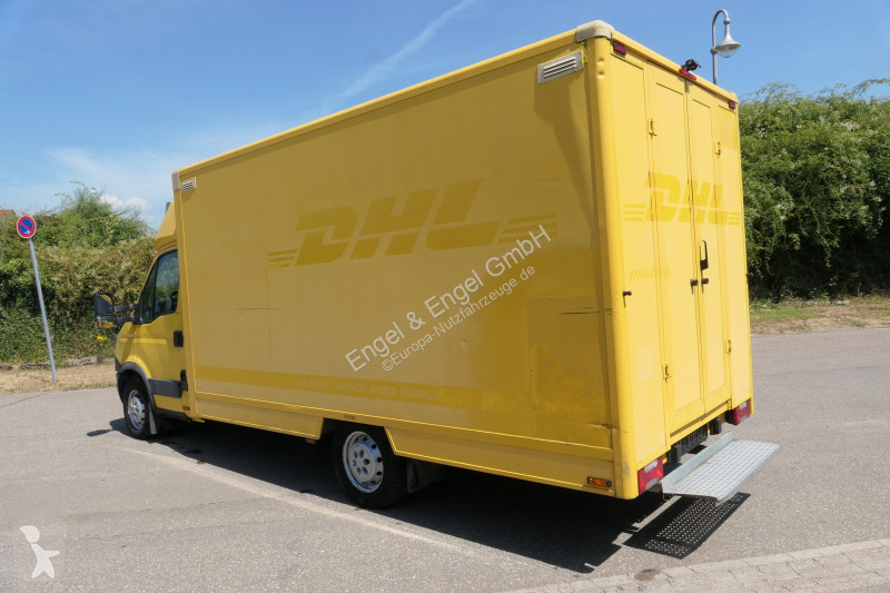 Véhicule utilitaire Iveco Daily 35 S11 C30C...