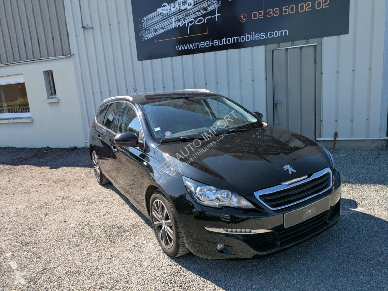 عربة نفعية Peugeot 308 SW STYLE 1.2I 110CH BVM5