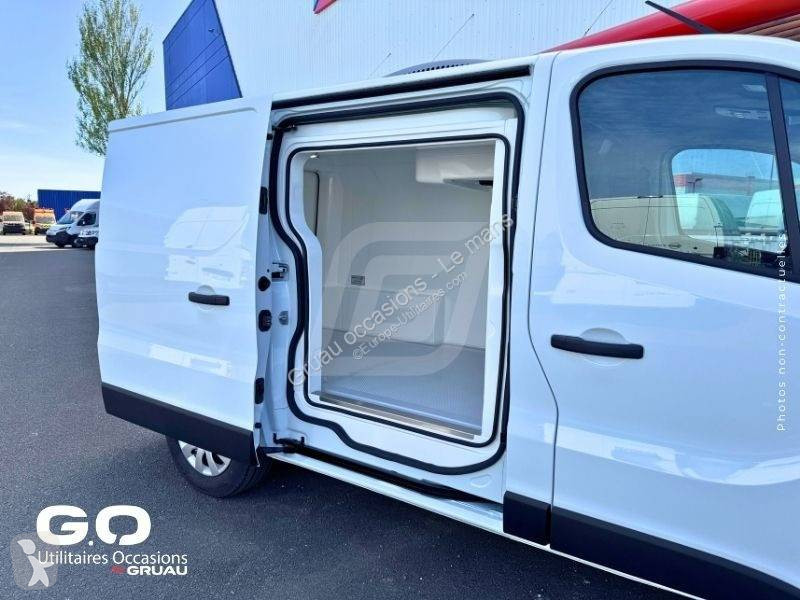 Véhicule utilitaire Nissan