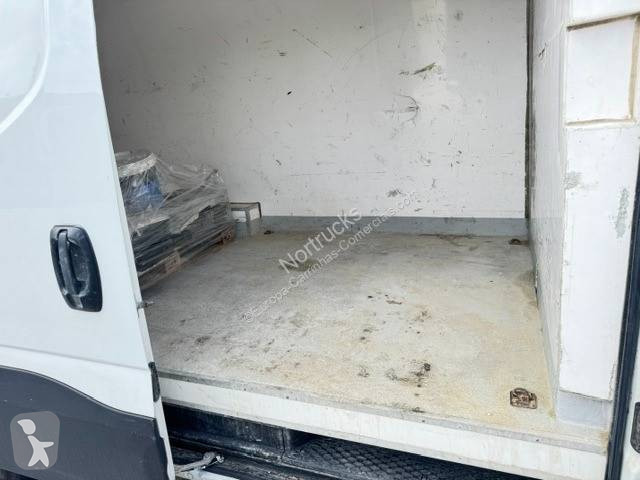 عربة نفعية Iveco