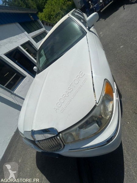 Véhicule utilitaire Lincoln Town car