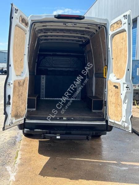 عربة نفعية Iveco