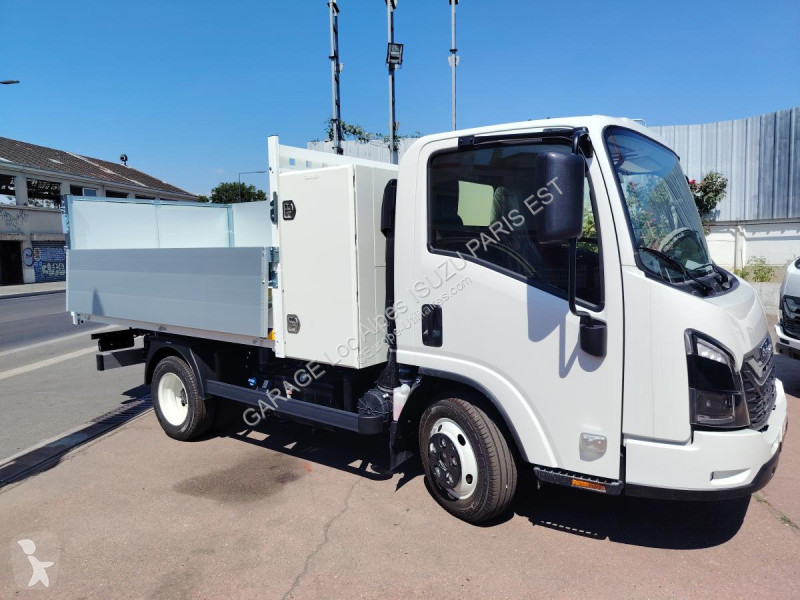 عربة نفعية Isuzu