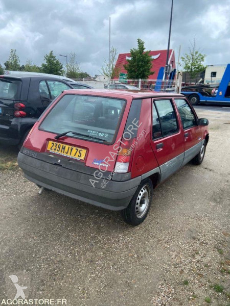 Furgoneta Renault R5