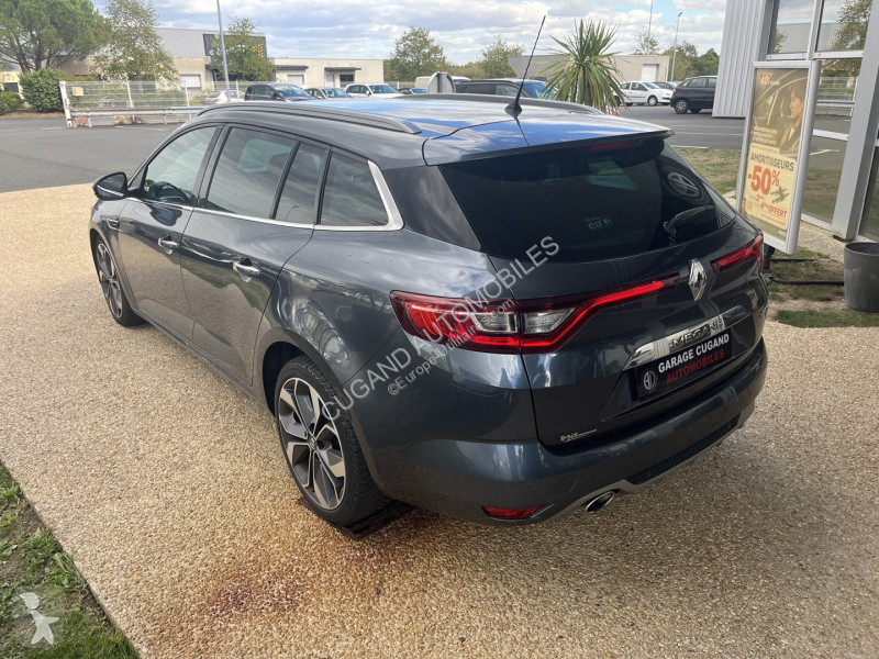 Véhicule utilitaire Renault MEGANE IV ESTATE...