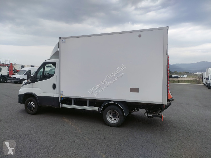 Véhicule utilitaire Iveco FRIGO 12M3 160 CV...