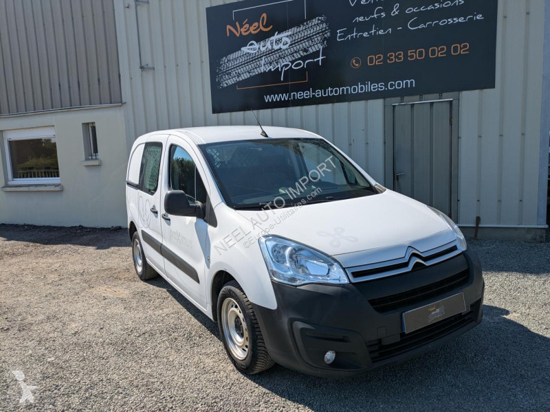Véhicule utilitaire Citroën BERLINGO II 1.6...