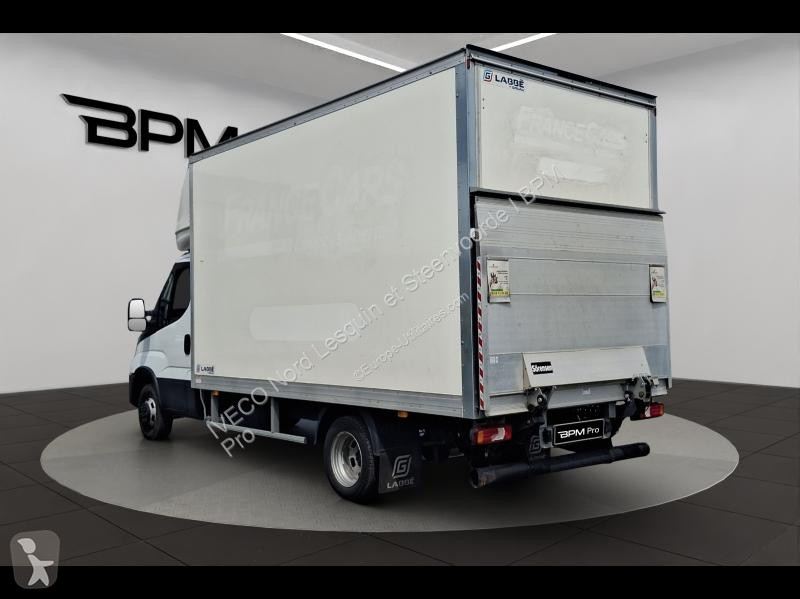 Véhicule utilitaire Iveco CCb 35C16H...