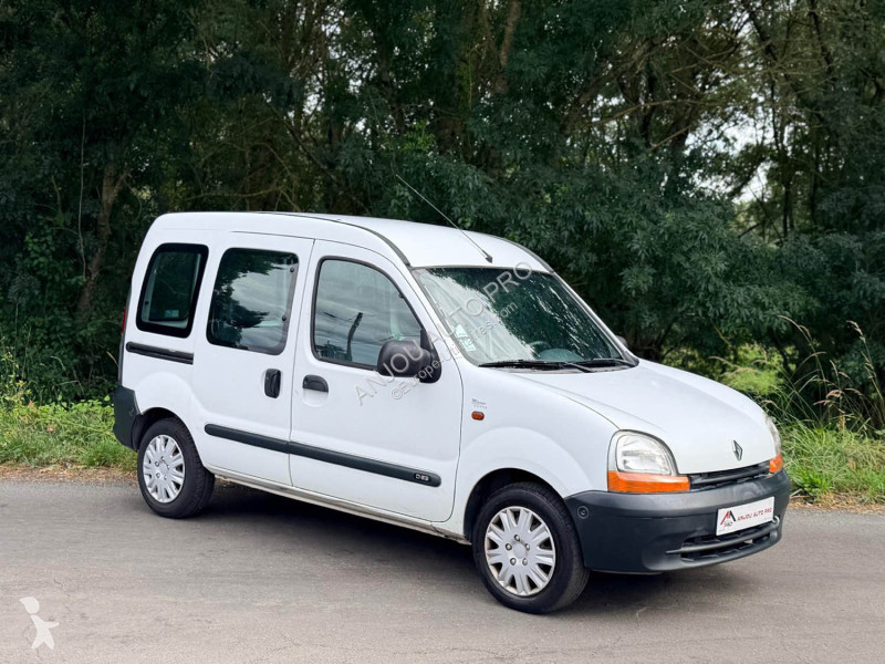 عربة نفعية Renault 1.9D 65CH RTA D65 FAIBLE...