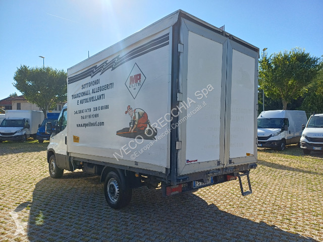 عربة نفعية Iveco DAILY 35S12