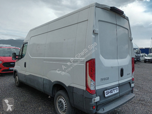 Furgoneta Iveco Daily 35S12
