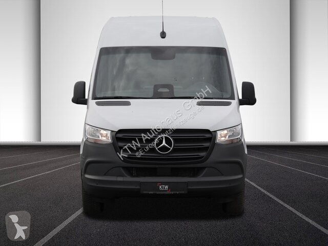 Véhicule utilitaire Mercedes Sprinter 317...