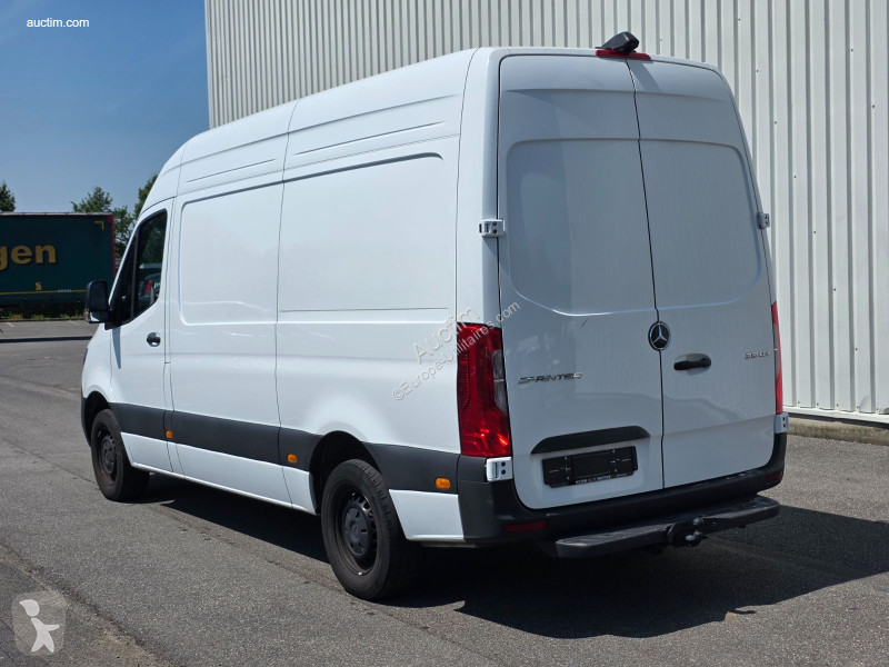 عربة نفعية Mercedes sprinter