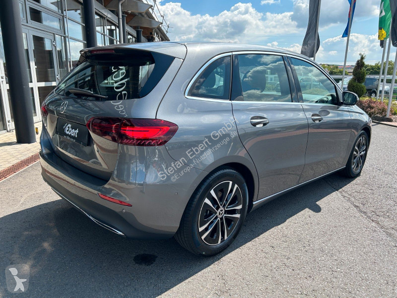 Véhicule utilitaire Mercedes B 180...