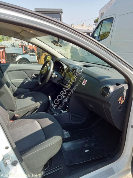 عربة نفعية Dacia SANDERO
