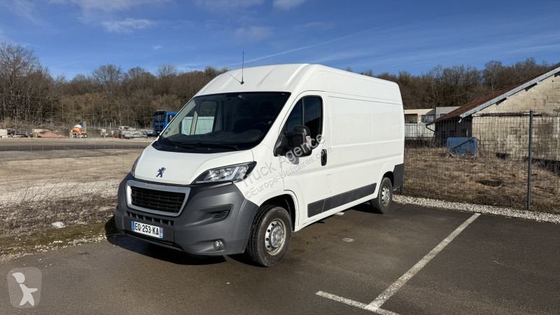 Véhicule utilitaire Peugeot