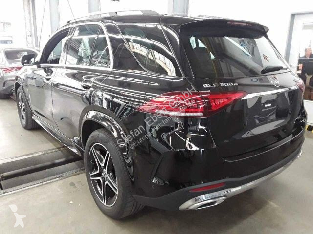 عربة نفعية Mercedes 300d 4M...