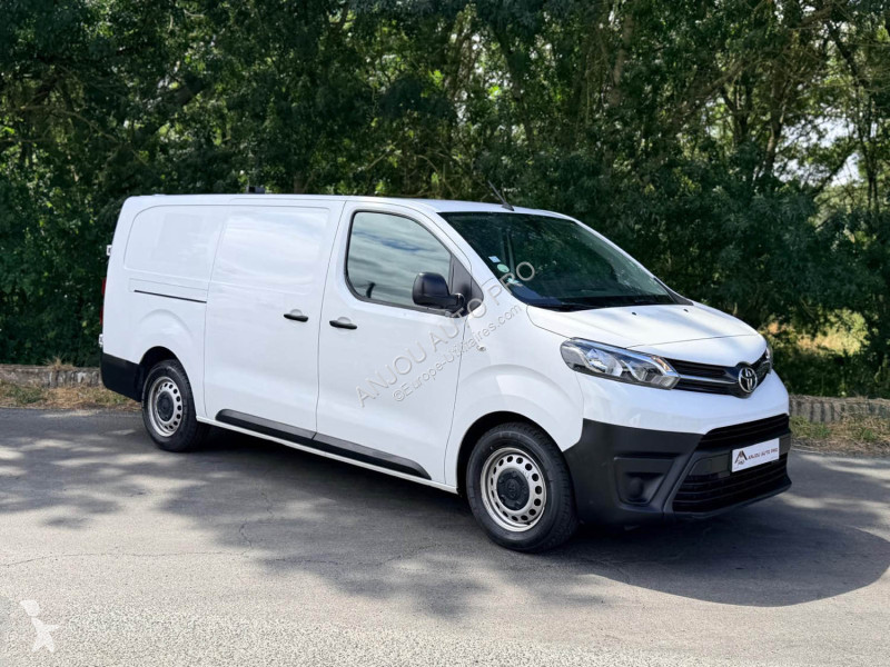 عربة نفعية Toyota LONG 120 D-4D BVM6 DYNAMIC