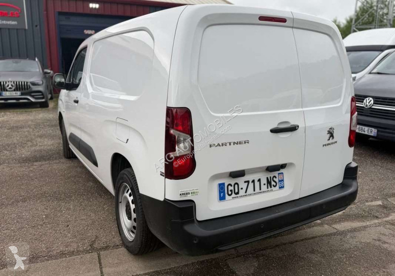 Véhicule utilitaire Peugeot