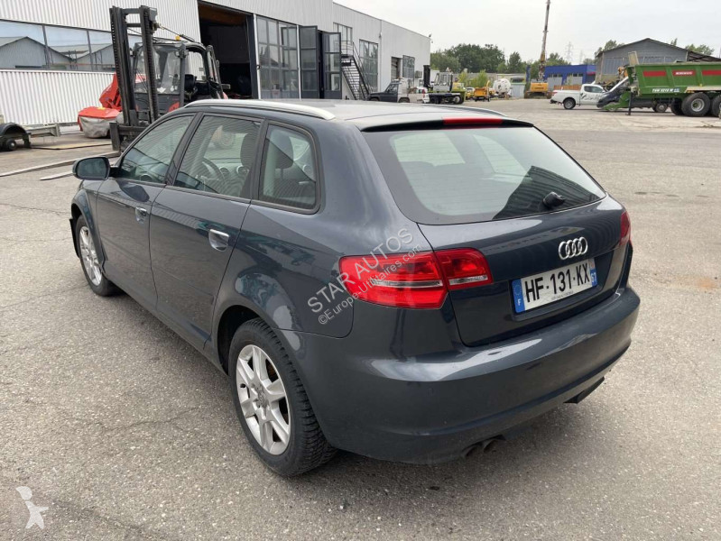 عربة نفعية Audi