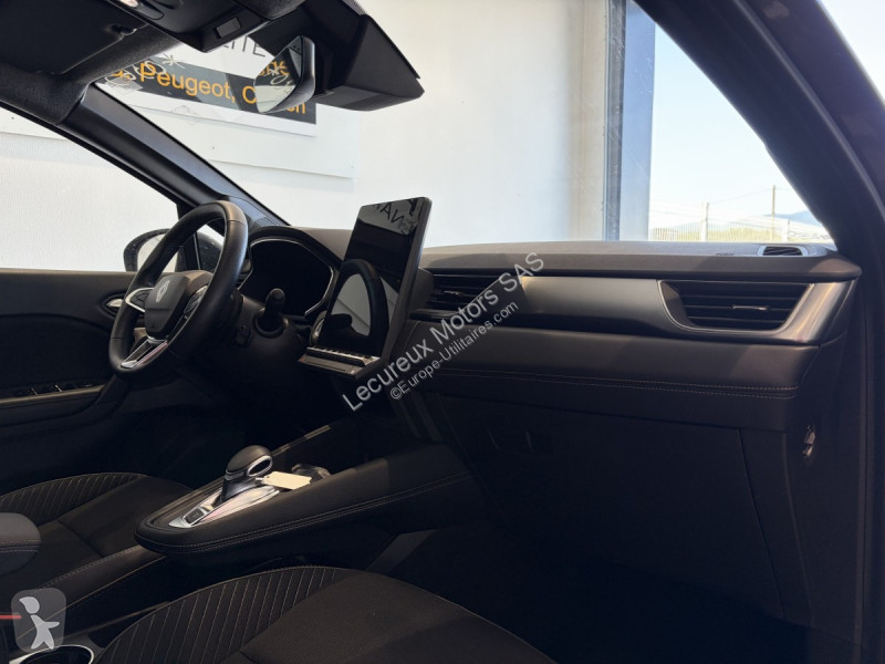 Renault iconic E-Tech full hybrid 145 Transporter