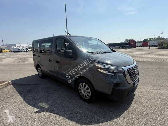 Véhicule utilitaire Nissan Primastar bus 2.0...