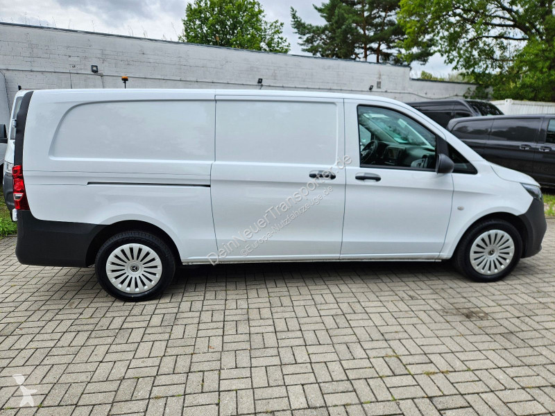 Mercedes Vito...