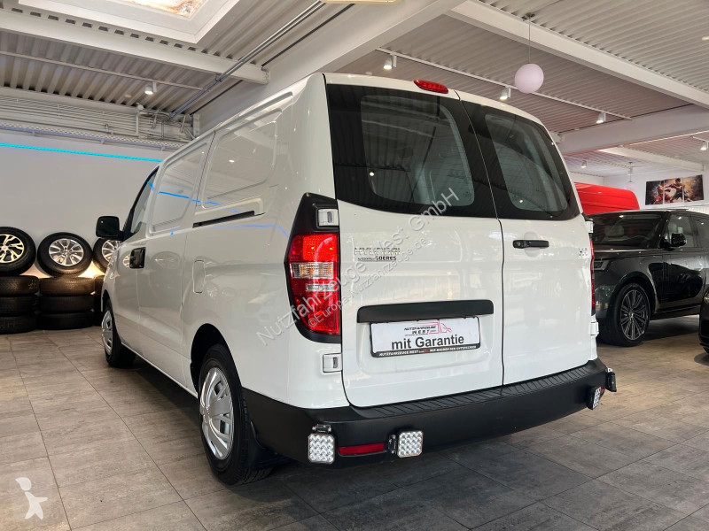 Samochód dostawczy Hyundai H-1  2,5 CRDI...