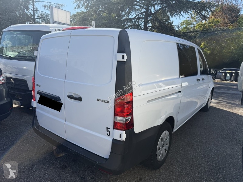 Véhicule utilitaire Mercedes VITO  111 CDI...