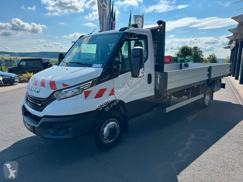 Véhicule utilitaire Iveco 70C18 HA8 3.0L A8...