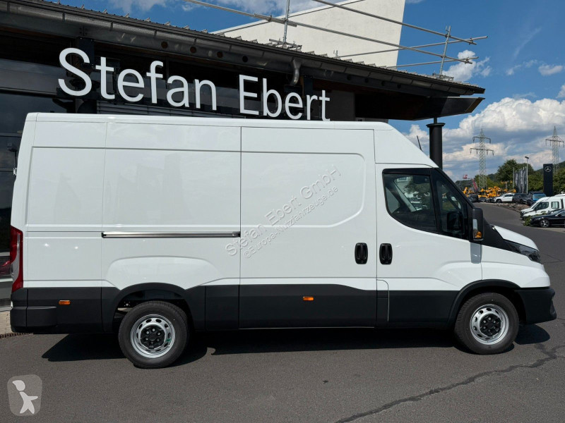 Furgoneta Iveco 35S16H3.0A8 V Y ASC-Ausbau...