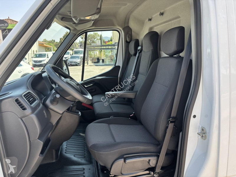 Véhicule utilitaire Renault MASTER Grand...