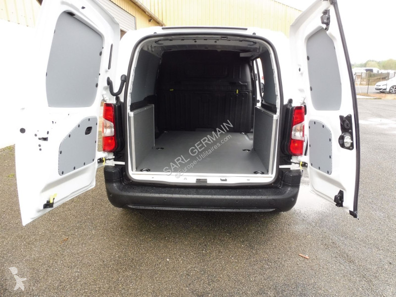 Furgoneta Peugeot PARTNER LONG 950KG BLUEHDI...