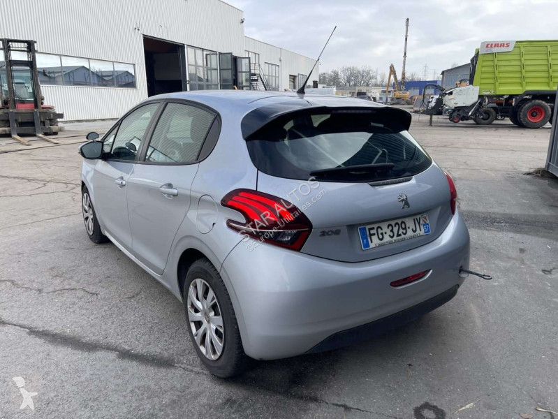 عربة نفعية Peugeot
