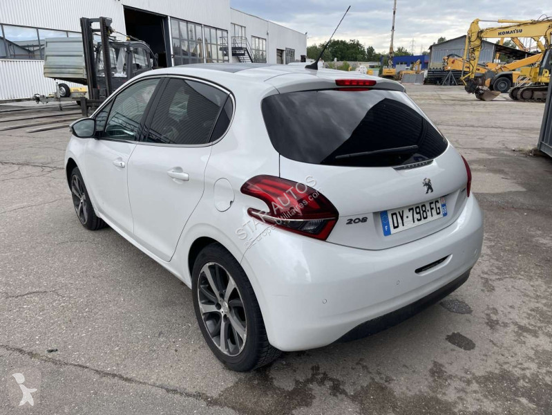 عربة نفعية Peugeot