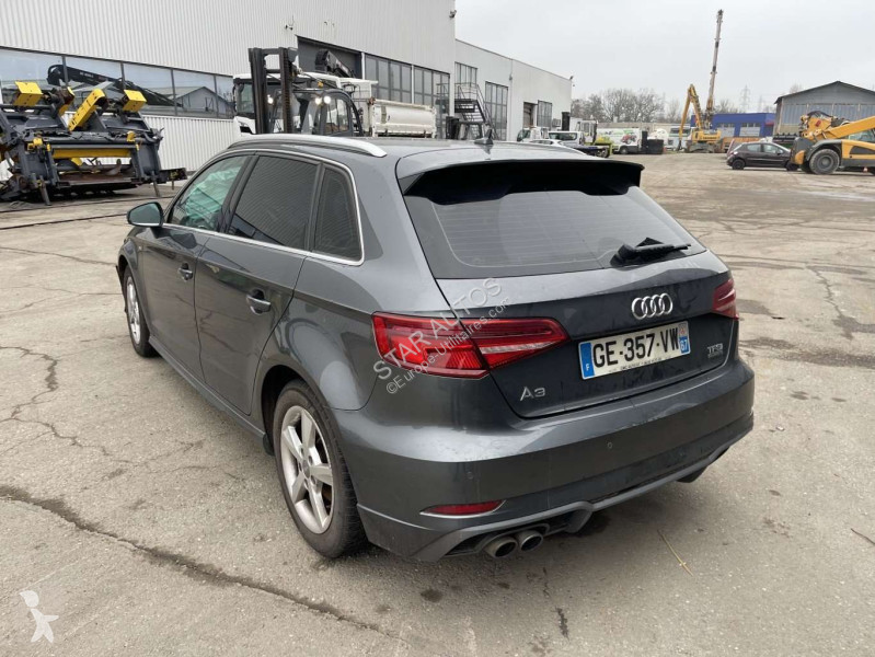 عربة نفعية Audi