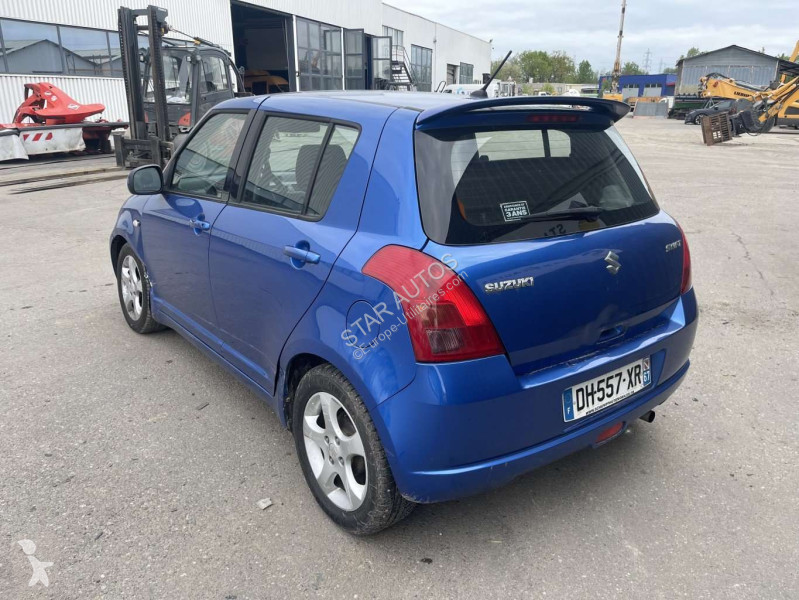 Véhicule utilitaire Suzuki